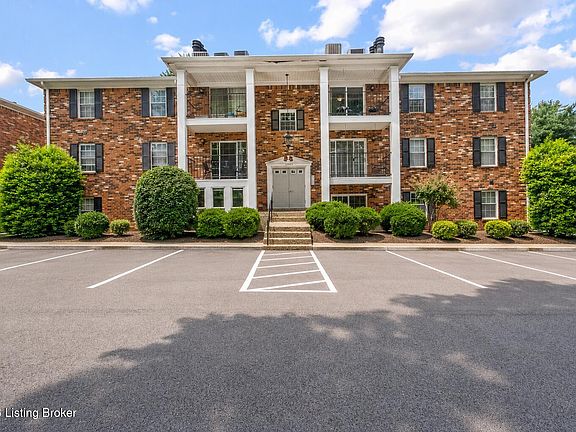 2nd image of 3307 Colonial Manor Cir Unit 6B