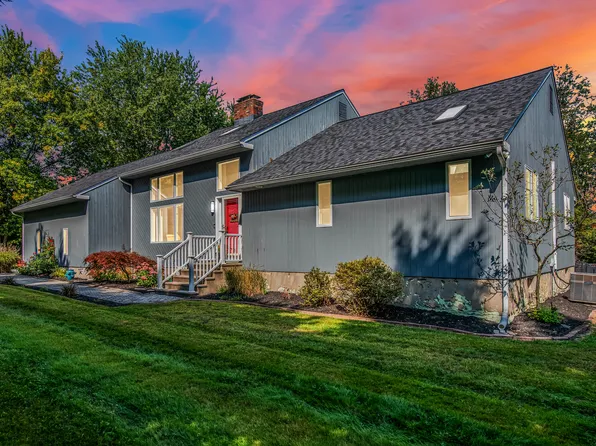 60 Duane Lane, Burlington, CT 06013