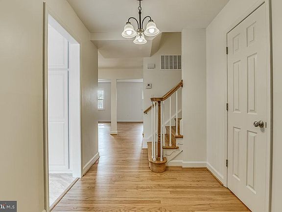 4th image of 1407 Admiral Dr