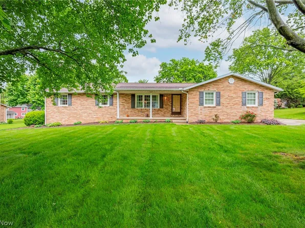 3191 Laurelridge St NW, Uniontown, OH 44685