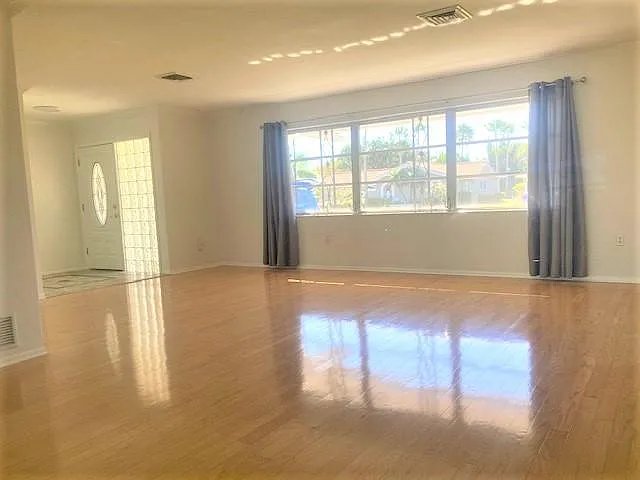 3111 Post Rd — Photo 5