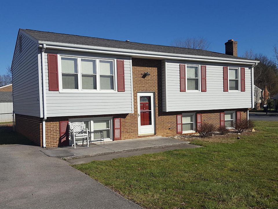 1st image of 4655 Pennsylvania Ave NE