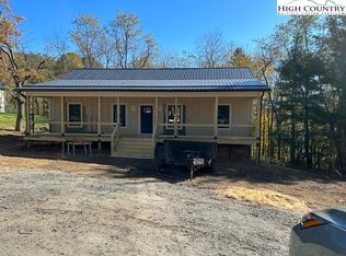 911 Hillcrest Ave, West Jefferson, NC 28694