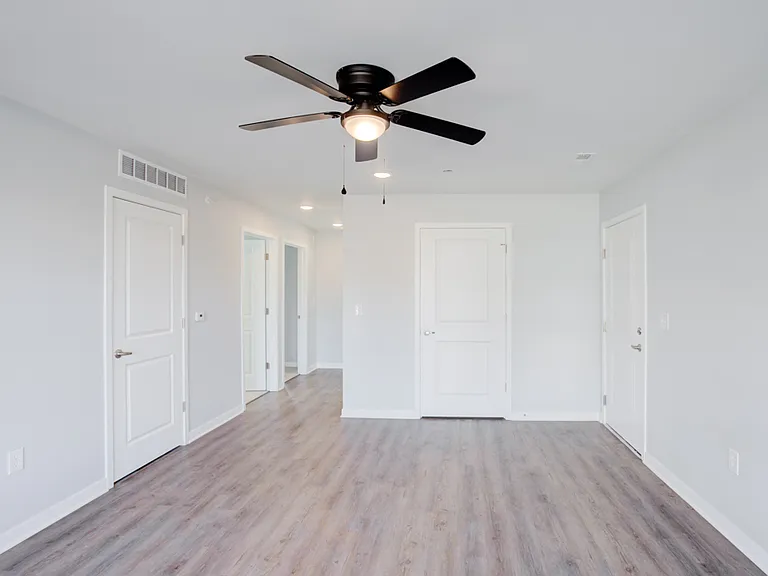 Cypress Point Apartments — Photo 32
