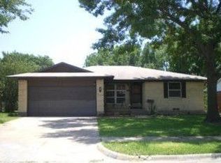2702 Wembley Dr, Garland, TX 75041