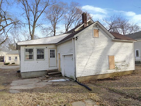 4th image of 304 N 4th St