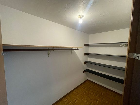 2nd image of 139 Badger Ln #8