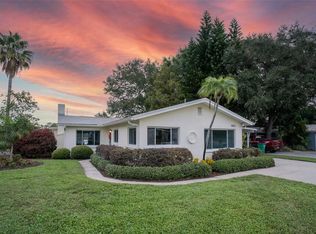 10625 Blossom Lake Dr, Seminole, FL 33772