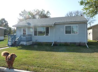204 2nd St SE, Towner, ND 58788