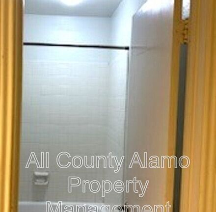 5th image of 4502 Briargrove St