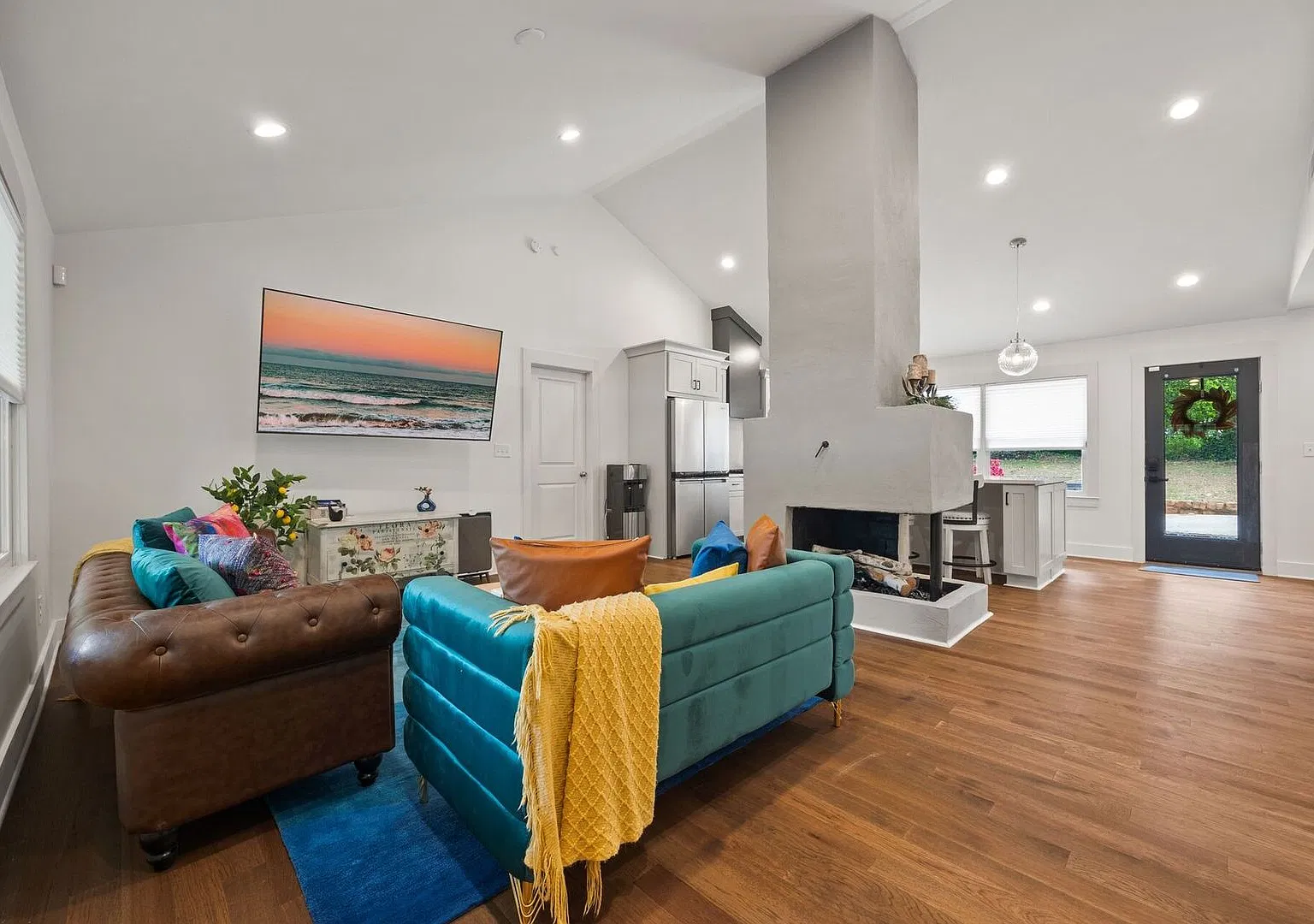 Furnished 3BR/3BA Decatur Home Near Emory — Photo 3