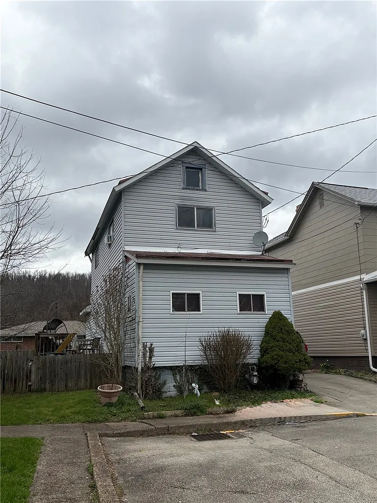1013 Arthur Ave photo 1