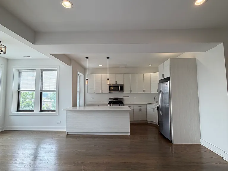 2020 N Spaulding Ave #3 — Photo 2