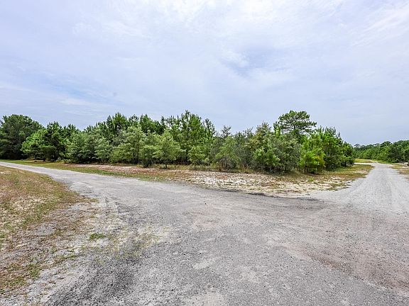 4th image of 3055 Havelock Pl.