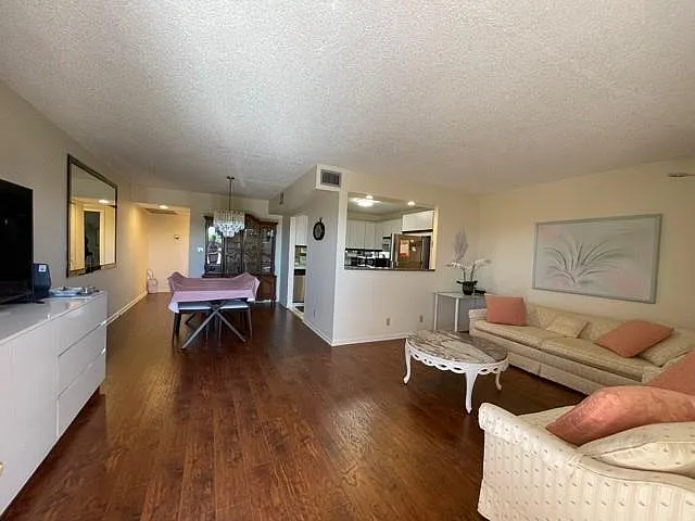 3304 Aruba Way #J4 — Photo 4