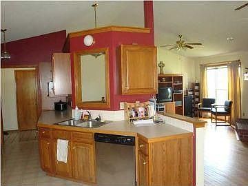 3rd image of 504 E Oakwood Dr