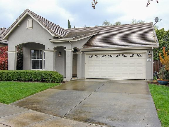 3rd image of 10 Crossley Ct