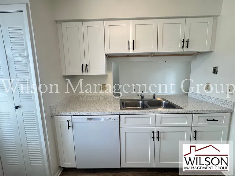 1013 Arizona Ct — Photo 6