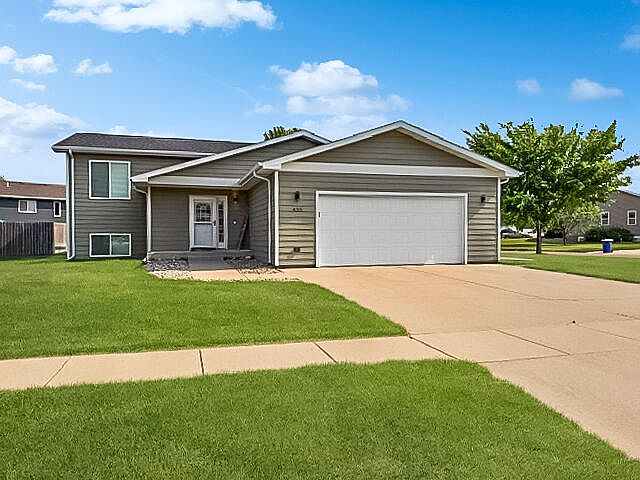 1st image of 433 Finch Cir