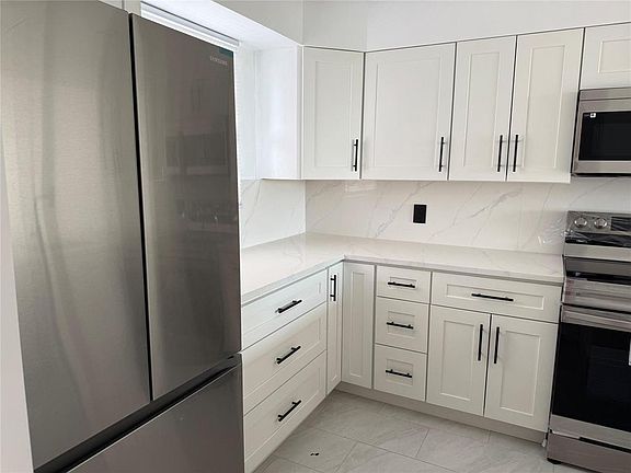 3rd image of 112 Royal Park Drive #4b
