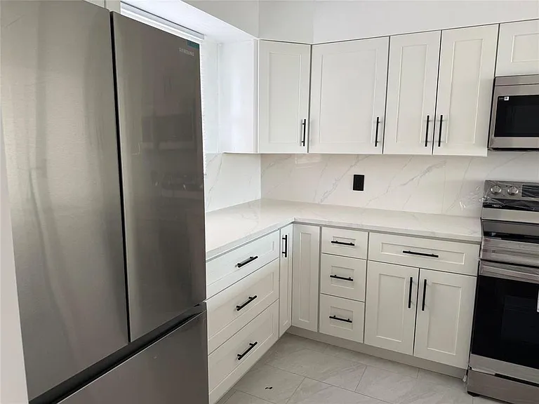 112 Royal Park Dr #4B — Photo 3