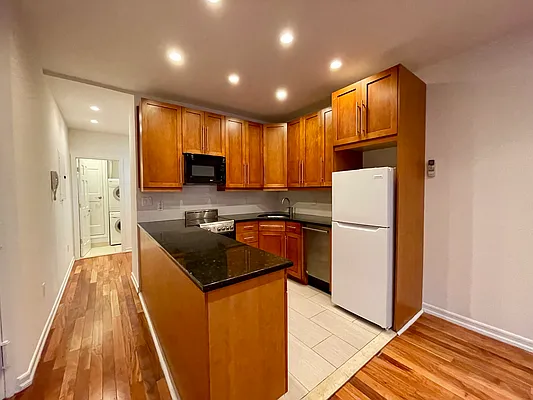 Rented by Building Equity Real Estate LLC | media 8