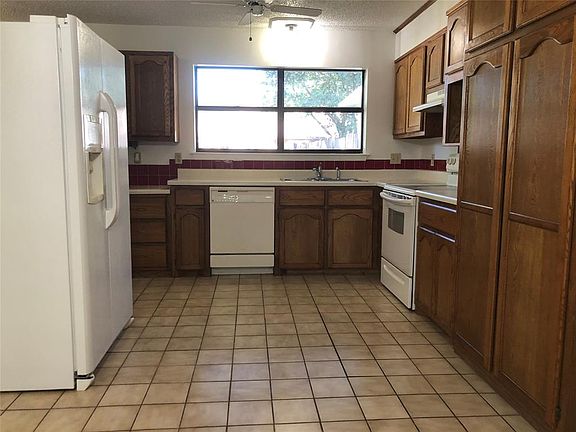 5th image of 2406 Bonita St