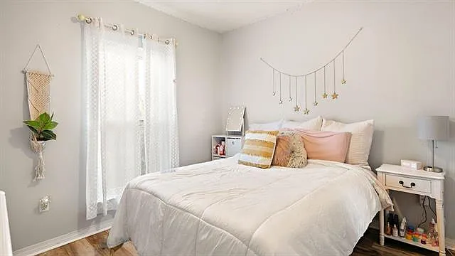 1555 Marigny Ave — Photo 11