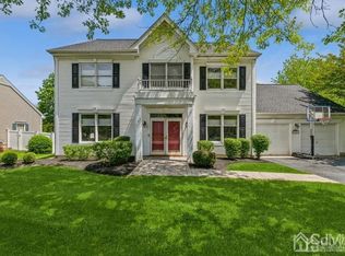 140 Providence Blvd, Kendall Park, NJ 08824
