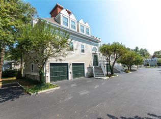 450 Center St APT 5, Southport, CT 06890