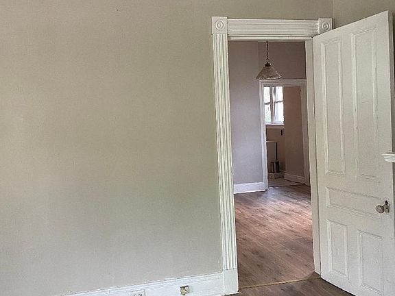 3rd image of 1018 S 49th St #1-F