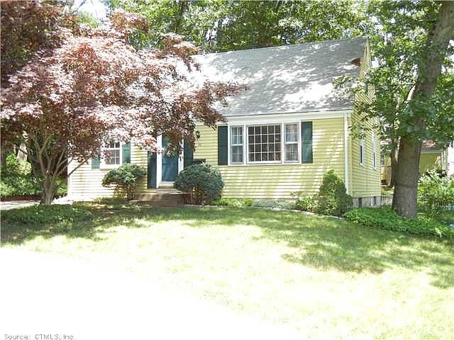 1st image of 16 Winterberry Ln