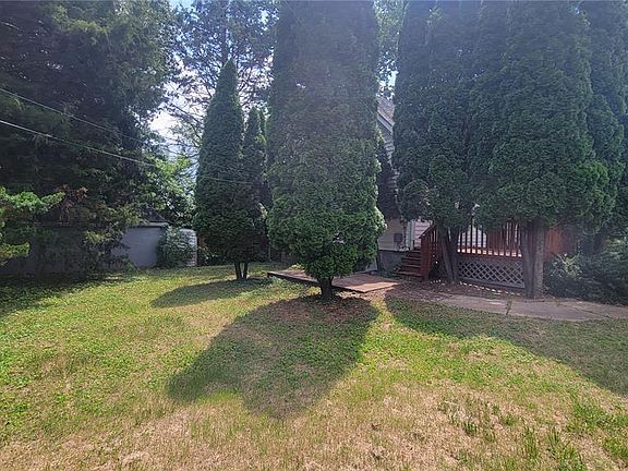 3rd image of 9802 Linn Ave