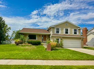 12128 S Woodridge Rd, Sandy, UT 84094