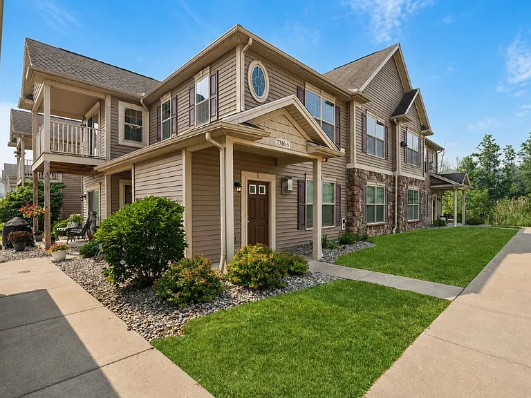 Auburn Creek Apartment Homes — Photo 18