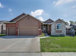 1130 N High Park Dr, Derby, KS 67037