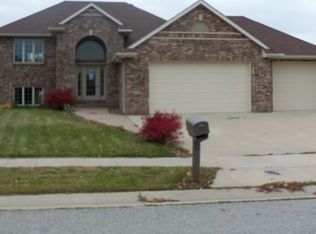 650 S Pointe Ct SW, Rochester, MN 55901