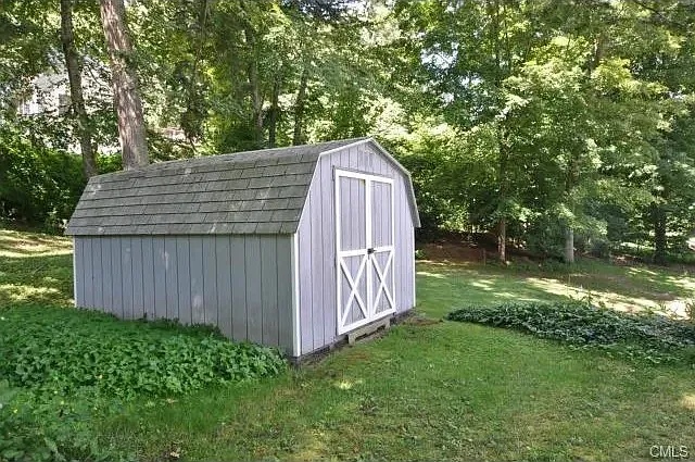 1 Pomperaug Rd — Photo 18