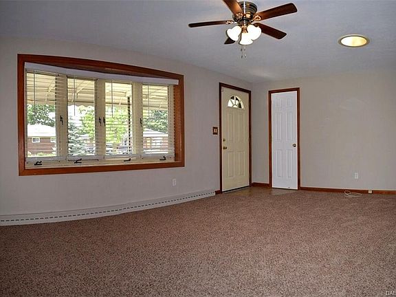 4th image of 4816 Westmont Dr