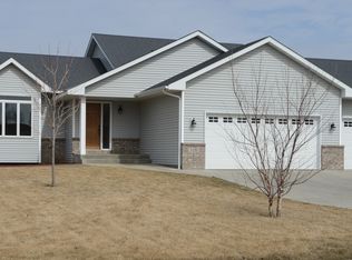 1120 Farmers Ln, Belle Plaine, MN 56011