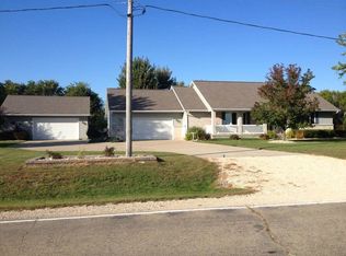 6596 Cordova Rd, Erie, IL 61250