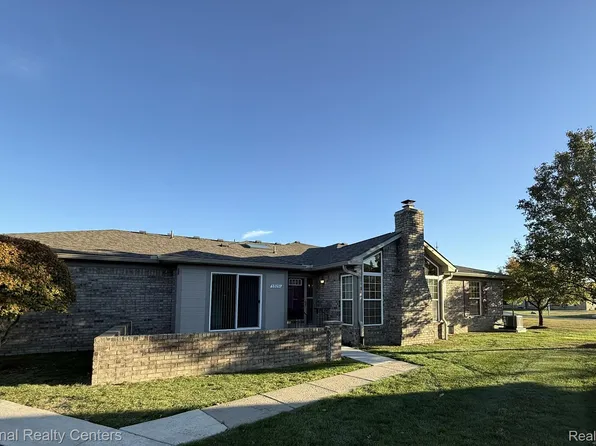 59291 Royal Oak Ct, Washington, MI 48094