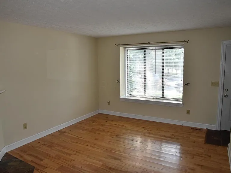 6462 Cranston Way — Photo 5