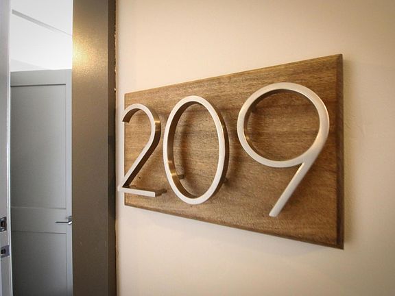 2nd image of 182 E Broadway Blvd #1B-1Ba