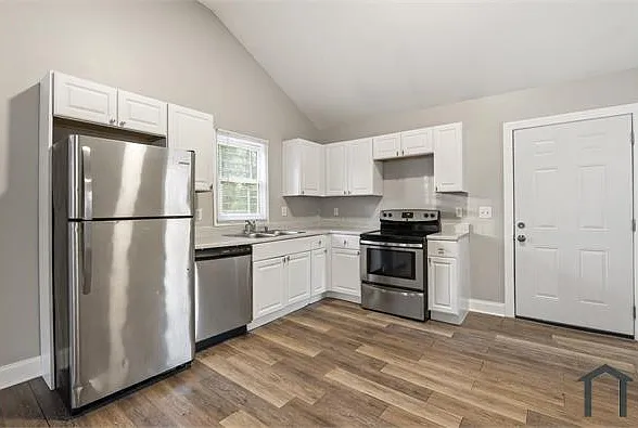 1137 White Oak Ave SW — Photo 10