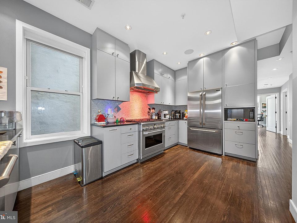1st image of 819 6th St NW Suite 2