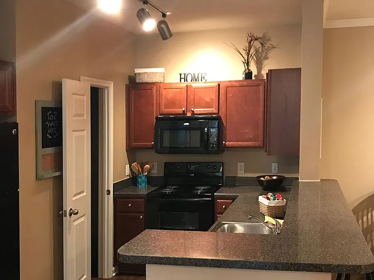 Centerville Manor Apartments — Photo 6