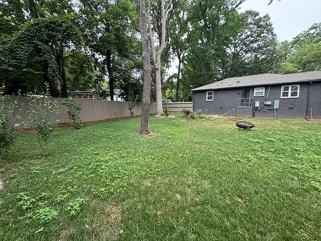 1527 Medford Dr — Photo 6