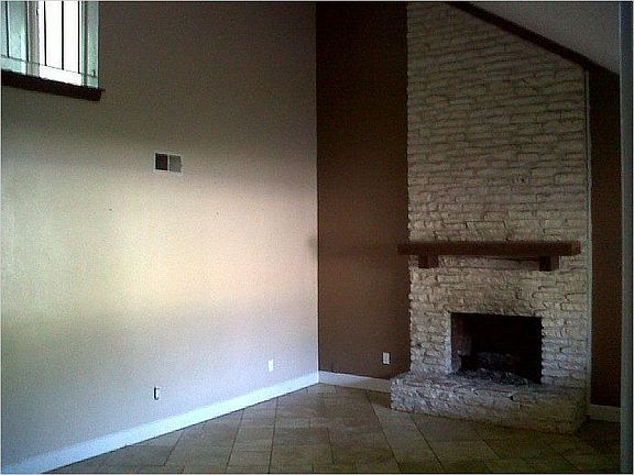 Front living/dining room