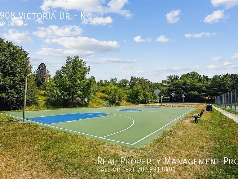 6908 Victoria Dr #K — Photo 26